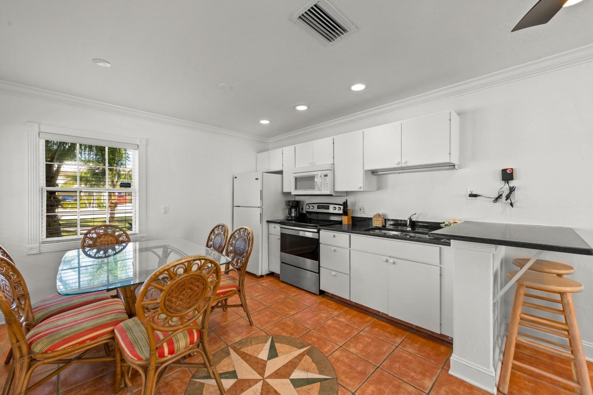 Tropic Isle At Anna Maria Island Inn Bradenton Beach Exterior foto