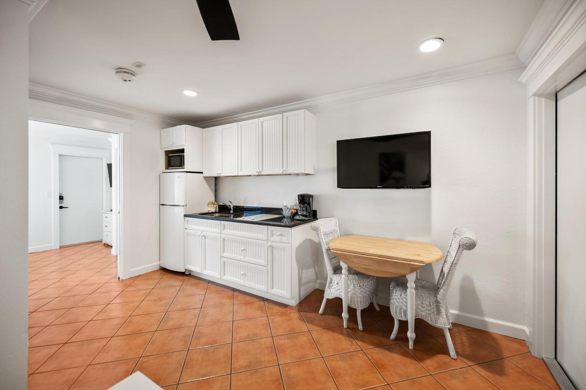 Tropic Isle At Anna Maria Island Inn Bradenton Beach Exterior foto